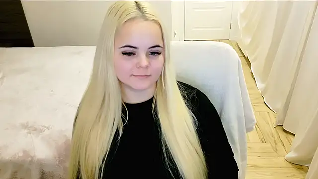 lovely-eyes online show from 12/20/24, 02:19