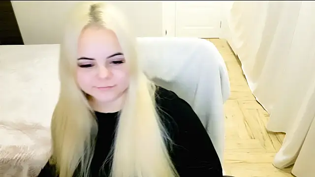 lovely-eyes online show from 12/21/24, 03:25