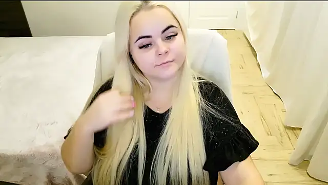 lovely-eyes online show from 12/22/24, 08:58