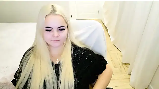 lovely-eyes online show from 12/23/24, 12:03