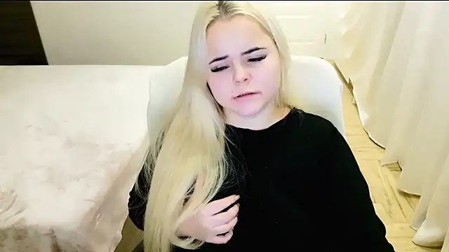 lovely-eyes online show from 12/28/24, 10:44