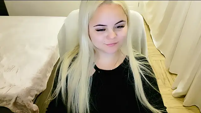 lovely-eyes online show from 03/18/25, 12:05