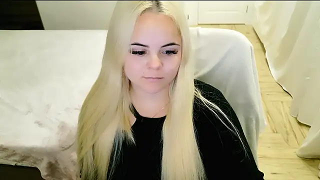 lovely-eyes online show from 03/18/25, 03:09