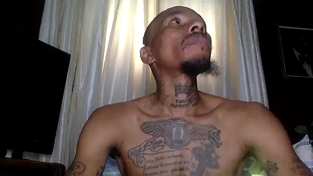 Snapshot of KingDerRico chatting on 10/02/25, 09:22 KingDerRico online show from 10/02/25, 09:22