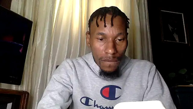 Snapshot of KingDerRico chatting on 10/27/25, 02:32 KingDerRico online show from 10/27/25, 02:32