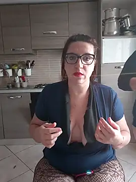 carolyne2023 online show from 11/19/25, 03:23