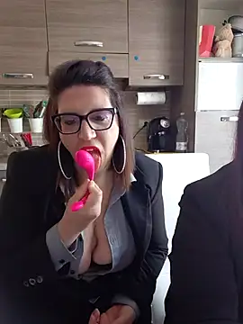 carolyne2023 online show from 03/28/26, 09:42