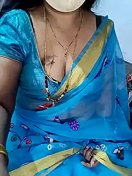 Snapshot of Rani_Darling_99 chatting on 01/15/25, 06:19 Rani Darling 99 online show from 01/15/25, 06:19
