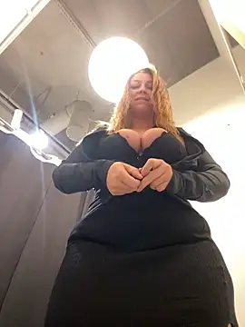 Snapshot of Sweet___Emily chatting on 12/23/24, 05:54 Sweet   Emily online show from 12/23/24, 05:54