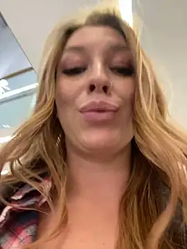 Snapshot of Sweet___Emily chatting on 01/07/25, 05:20 Sweet   Emily online show from 01/07/25, 05:20