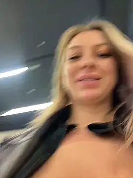 Snapshot of Sweet___Emily chatting on 01/15/25, 03:50 Sweet   Emily online show from 01/15/25, 03:50