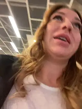 Snapshot of Sweet___Emily chatting on 01/24/25, 02:51 Sweet   Emily online show from 01/24/25, 02:51