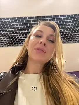 Sweet   Emily online show from 12/04/25, 12:25