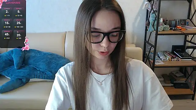 Snapshot of Amarieni chatting on 12/11/24, 11:30 Amarieni online show from 12/11/24, 11:30