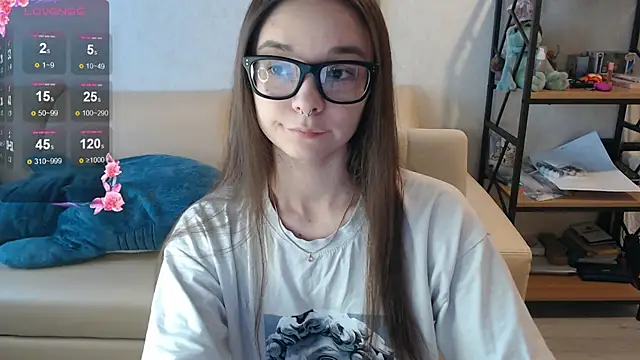 Snapshot of Amarieni chatting on 12/23/24, 11:25 Amarieni online show from 12/23/24, 11:25