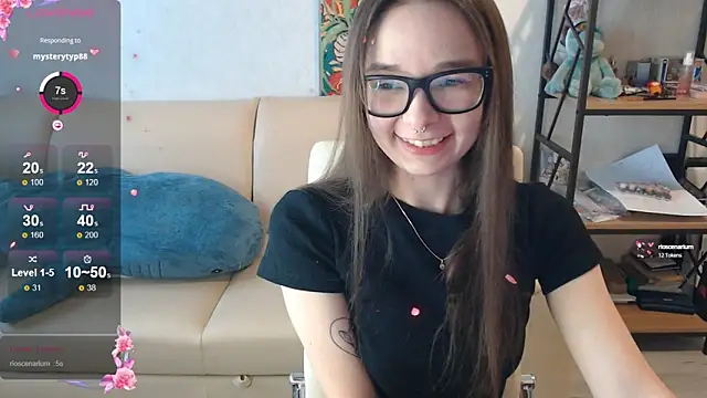 Snapshot of Amarieni chatting on 12/27/24, 11:28 Amarieni online show from 12/27/24, 11:28