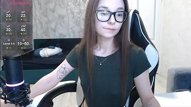 Snapshot of Amarieni chatting on 02/06/25, 11:21 Amarieni online show from 02/06/25, 11:21