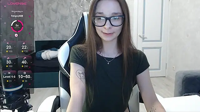 Snapshot of Amarieni chatting on 02/06/25, 02:26 Amarieni online show from 02/06/25, 02:26