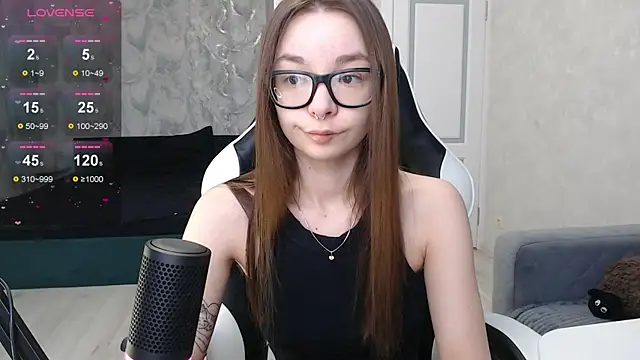 Snapshot of Amarieni chatting on 02/17/25, 12:16 Amarieni online show from 02/17/25, 12:16