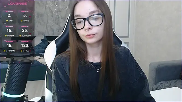 Snapshot of Amarieni chatting on 02/27/25, 11:41 Amarieni online show from 02/27/25, 11:41