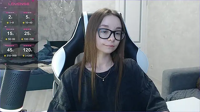 Snapshot of Amarieni chatting on 02/27/25, 02:43 Amarieni online show from 02/27/25, 02:43