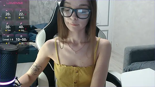 Snapshot of Amarieni chatting on 02/28/25, 04:42 Amarieni online show from 02/28/25, 04:42