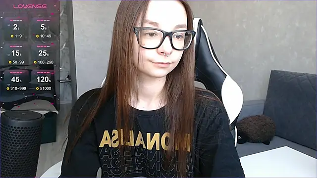 Snapshot of Amarieni chatting on 03/08/25, 12:41 Amarieni online show from 03/08/25, 12:41