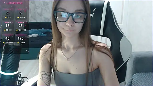 Snapshot of Amarieni chatting on 03/14/25, 06:18 Amarieni online show from 03/14/25, 06:18