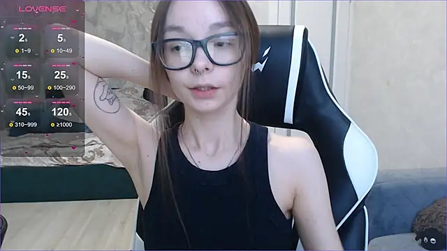 Snapshot of Amarieni chatting on 03/18/25, 02:59 Amarieni online show from 03/18/25, 02:59