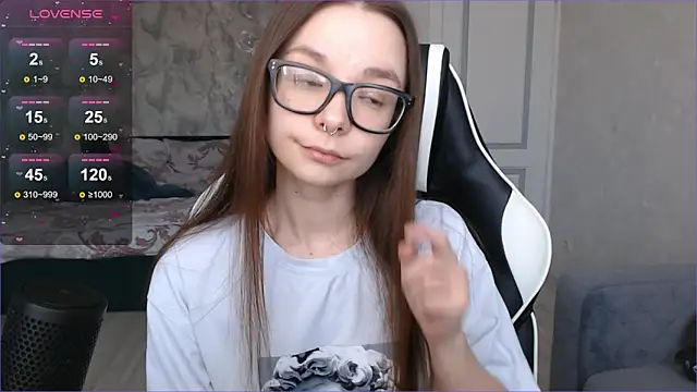 Snapshot of Amarieni chatting on 03/19/25, 11:06 Amarieni online show from 03/19/25, 11:06