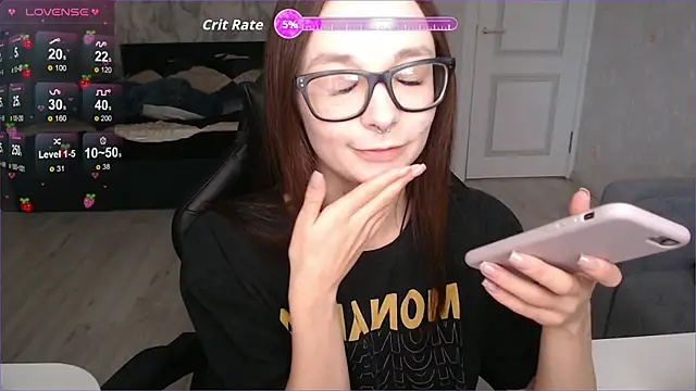 Snapshot of Amarieni chatting on 09/17/25, 01:02 Amarieni online show from 09/17/25, 01:02