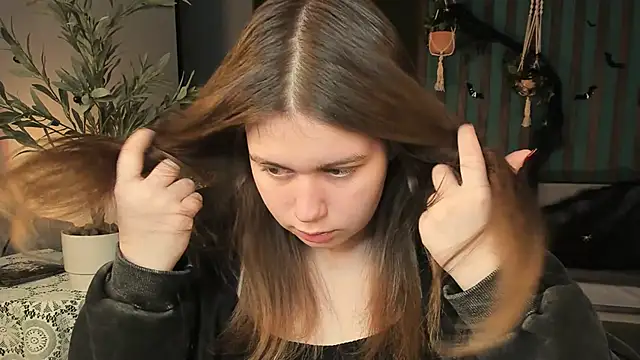 FioraMarmoris online show from 10/19/25, 05:19