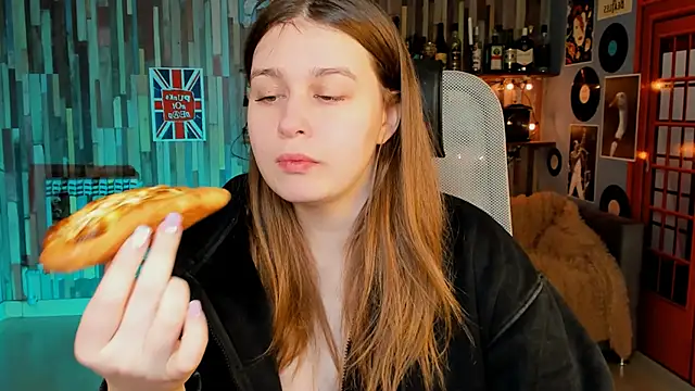 Snapshot of FioraMarmoris chatting on 01/18/26, 07:01 FioraMarmoris online show from 01/18/26, 07:01