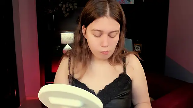 Snapshot of FioraMarmoris chatting on 02/04/26, 05:35 FioraMarmoris online show from 02/04/26, 05:35