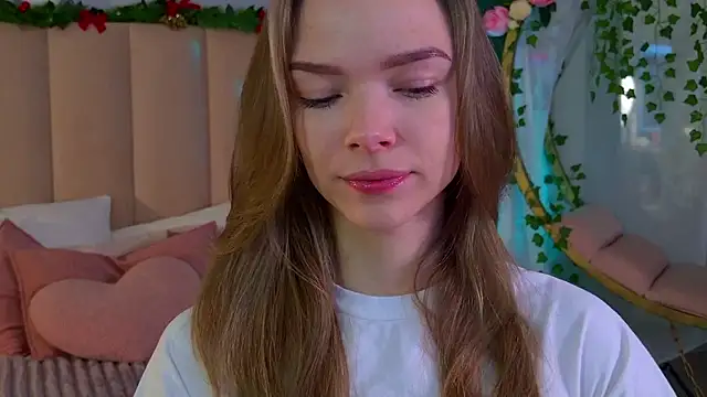 Eva Natsumi online show from 12/17/24, 08:12