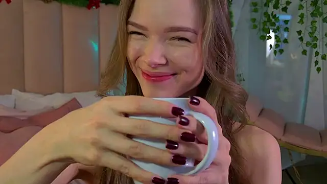 Eva Natsumi online show from 12/24/24, 06:22