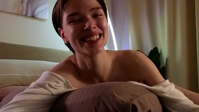 Eva Natsumi online show from 03/05/25, 12:00