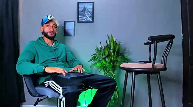 Damian 022 online show from 03/19/25, 12:12