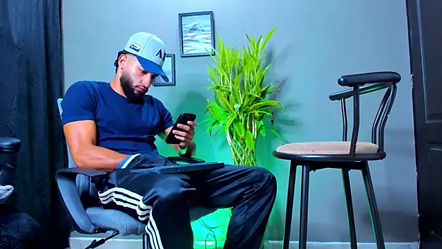 Damian 022 online show from 10/27/25, 12:09