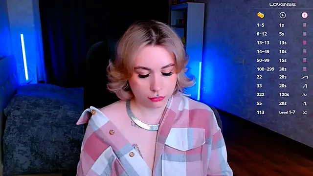 Snapshot of Blueberry-baby chatting on 02/02/25, 08:51 Blueberry-baby online show from 02/02/25, 08:51