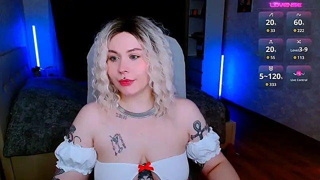 Snapshot of Blueberry-baby chatting on 11/23/25, 06:08 Blueberry-baby online show from 11/23/25, 06:08