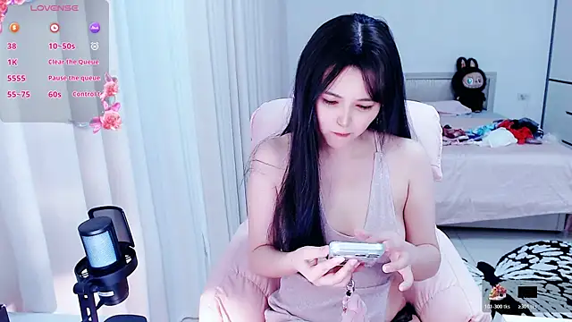 Snapshot of miyababytw chatting on 06/09/26, 05:13 miyababytw online show from 06/09/26, 05:13