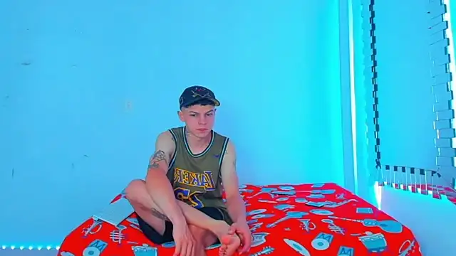 HOT boy2025 online show from 12/13/24, 06:16