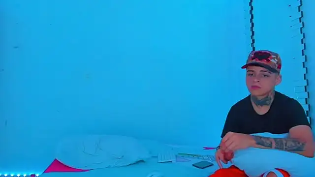 HOT boy2025 online show from 01/21/25, 02:22