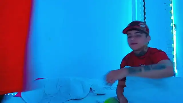 HOT boy2025 online show from 02/03/25, 12:47