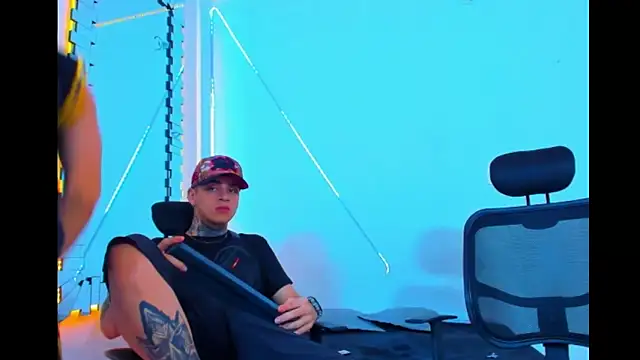 HOT boy2025 online show from 09/10/25, 08:03