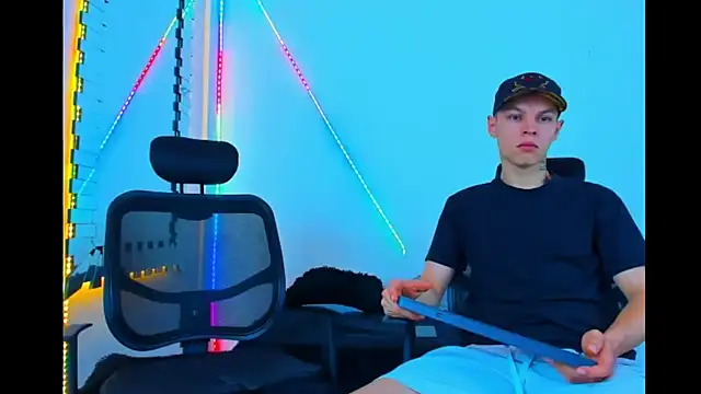 HOT boy2025 online show from 09/18/25, 04:14