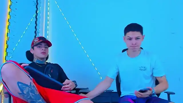 HOT boy2025 online show from 10/20/25, 01:28