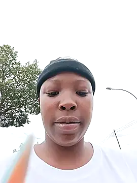 Snapshot of Mayo01_ chatting on 01/01/25, 01:05 Mayo01 online show from 01/01/25, 01:05