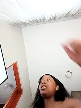 Snapshot of Mayo01_ chatting on 11/14/25, 05:28 Mayo01 online show from 11/14/25, 05:28